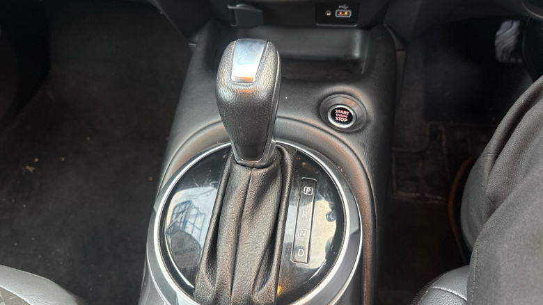 Nissan Juke 1.0 DiG-T 114 N-Connecta 5dr DCT Petrol Hatchback